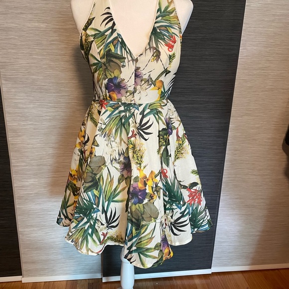 Pretty Floral Summer 👗 Dress - Picture 3 of 10